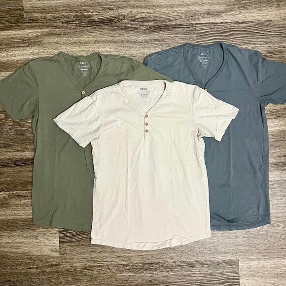 Three mens casual cotton on button tees in creme, green, and dark grey Sz Small - Picture 1 of 8